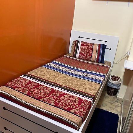 Moon Backpackers , Al Rigga , Partition For Couples And For Singles Apartment Dubai Luaran gambar
