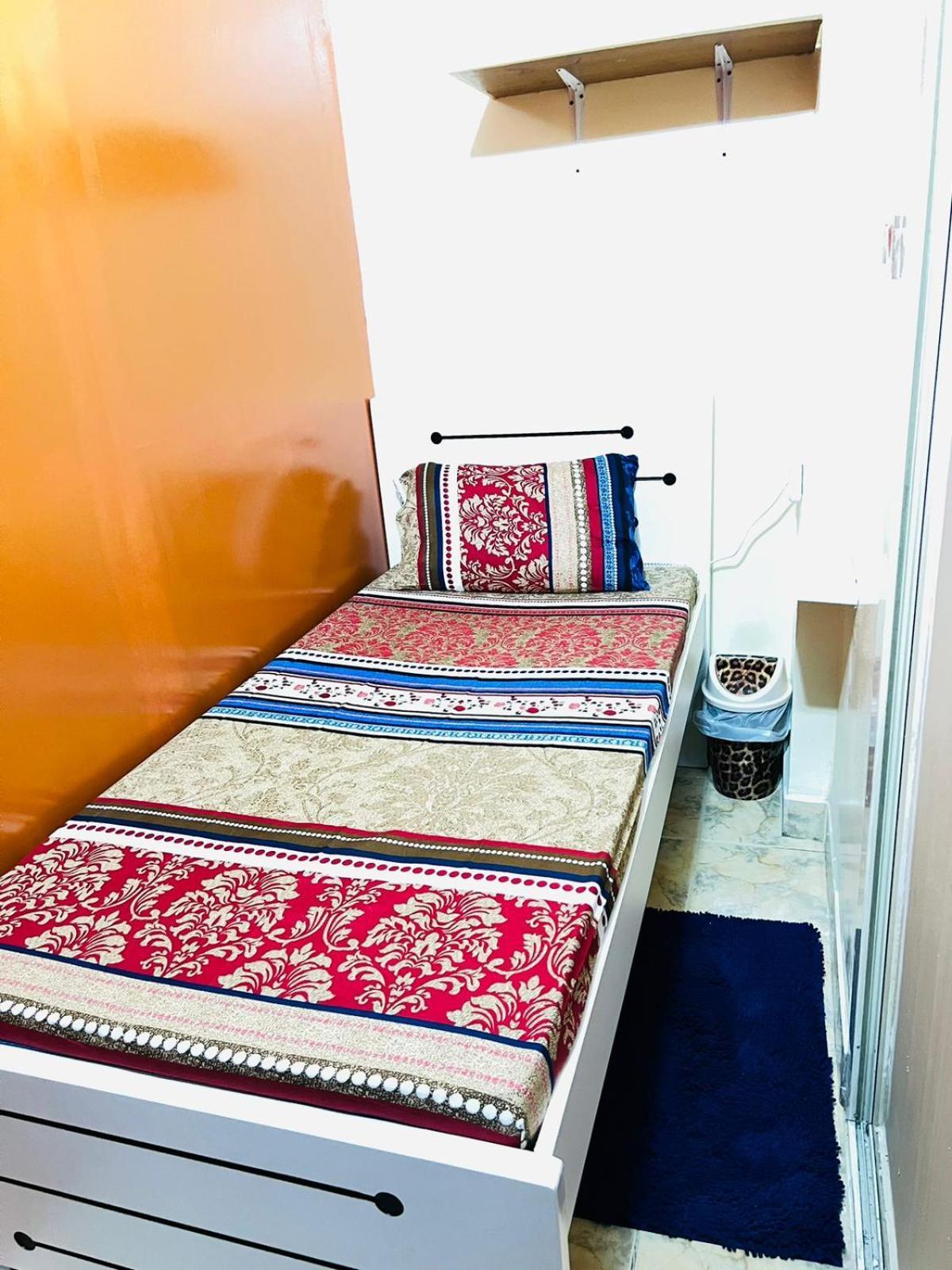 Moon Backpackers , Al Rigga , Partition For Couples And For Singles Apartment Dubai Luaran gambar